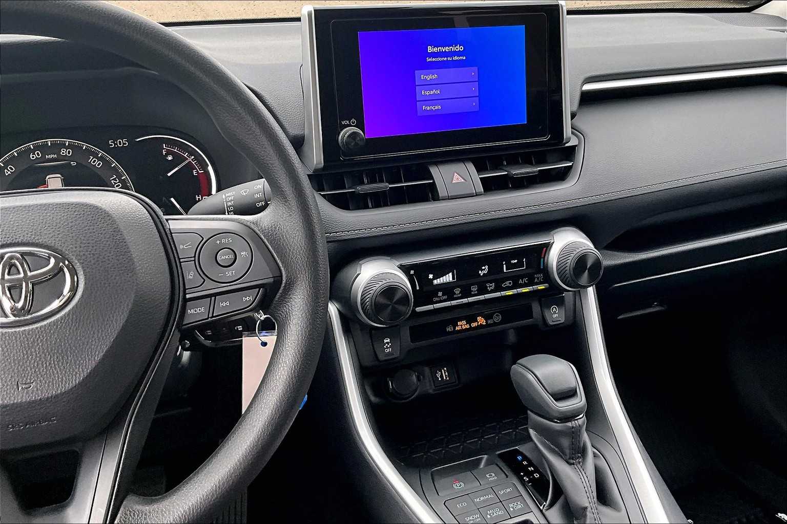 2025 Toyota RAV4 LE - Photo 13