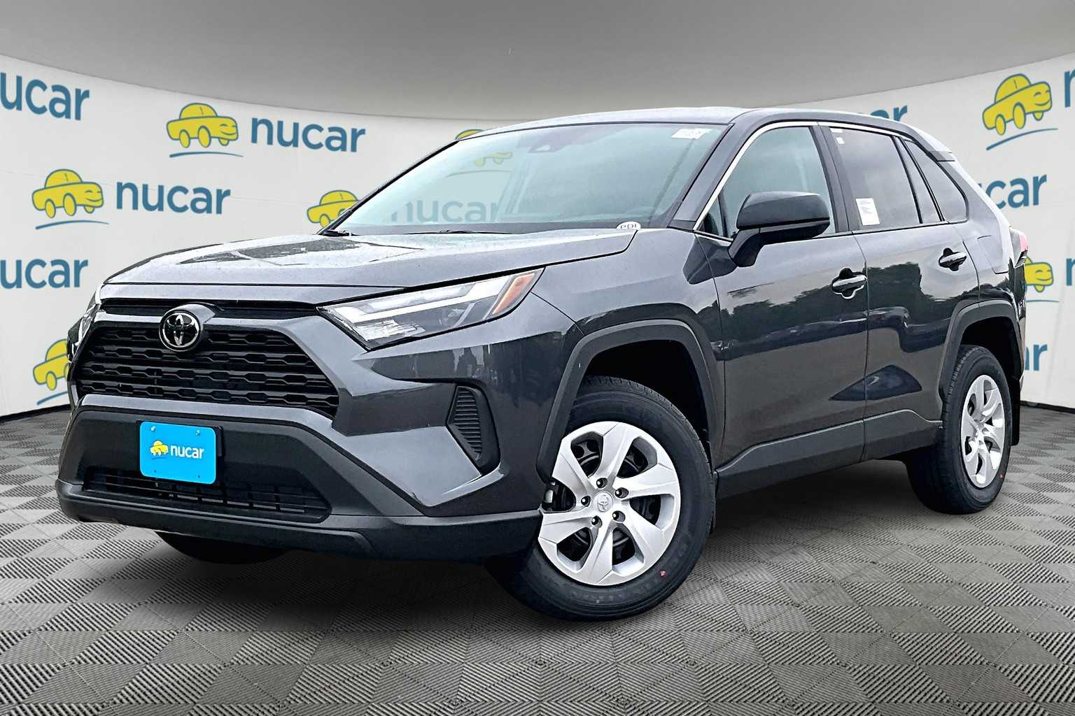 2025 Toyota RAV4 LE - Photo 4