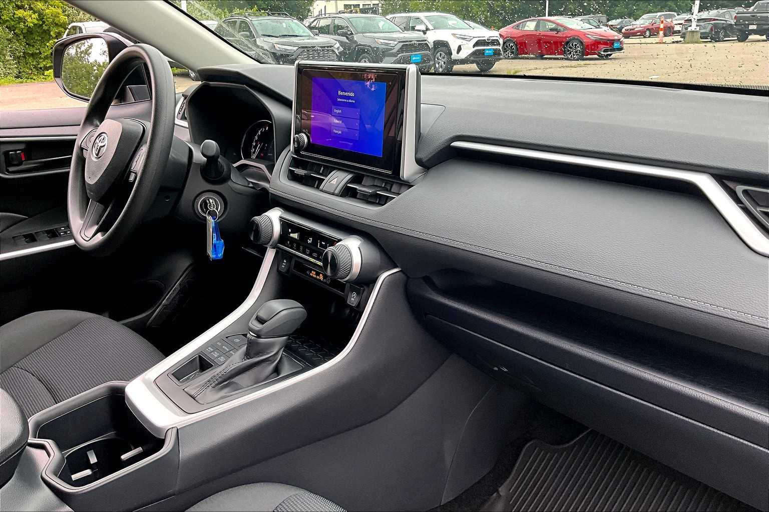 2025 Toyota RAV4 LE - Photo 10
