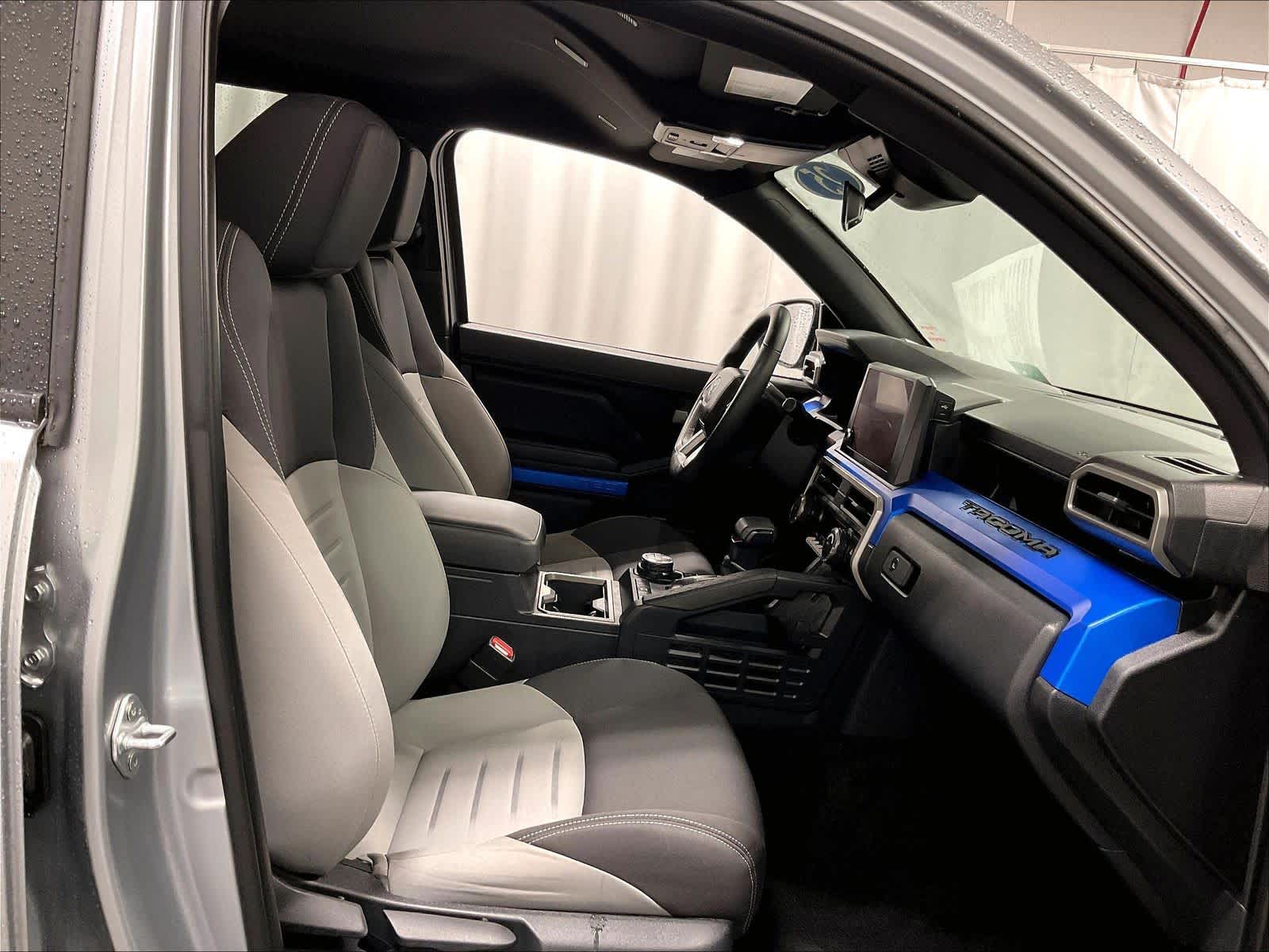 2025 Toyota Tacoma TRD Off Road - Photo 11