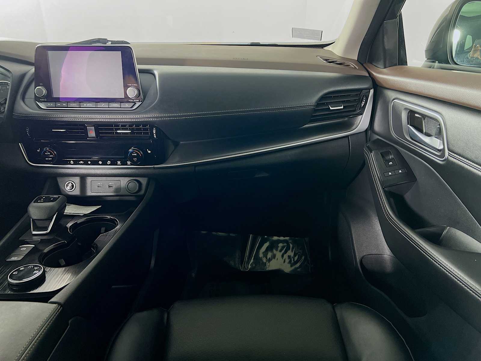 2021 Nissan Rogue SV - Photo 24