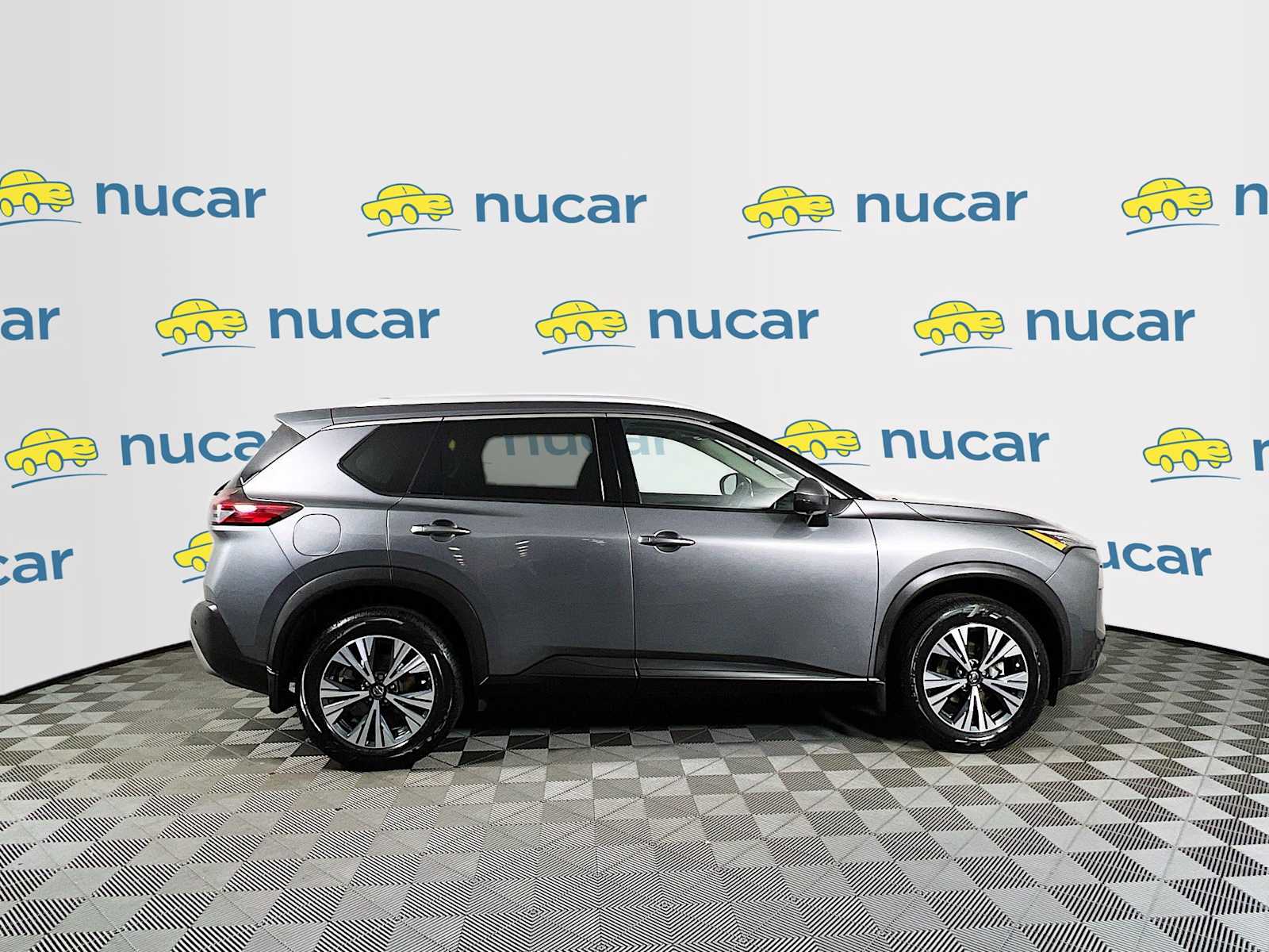 2021 Nissan Rogue SV - Photo 8