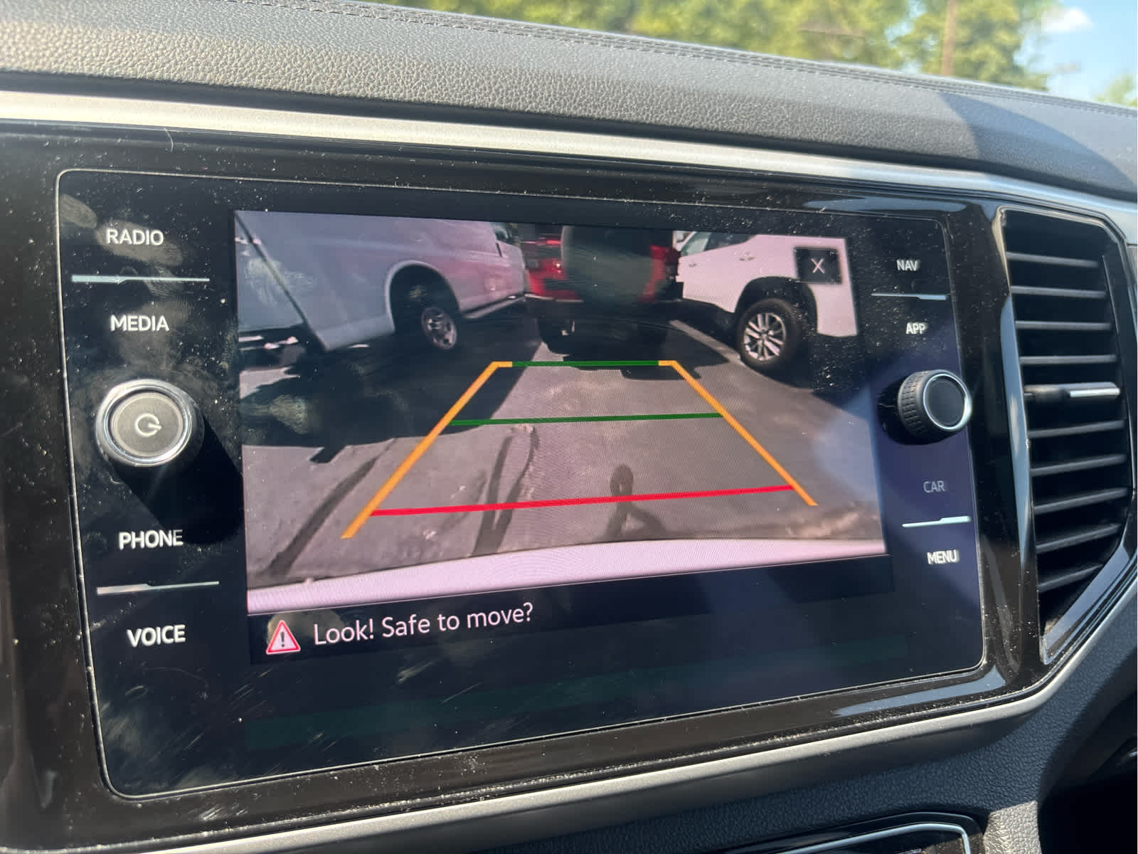 2022 Volkswagen Atlas 3.6L V6 SEL - Photo 13