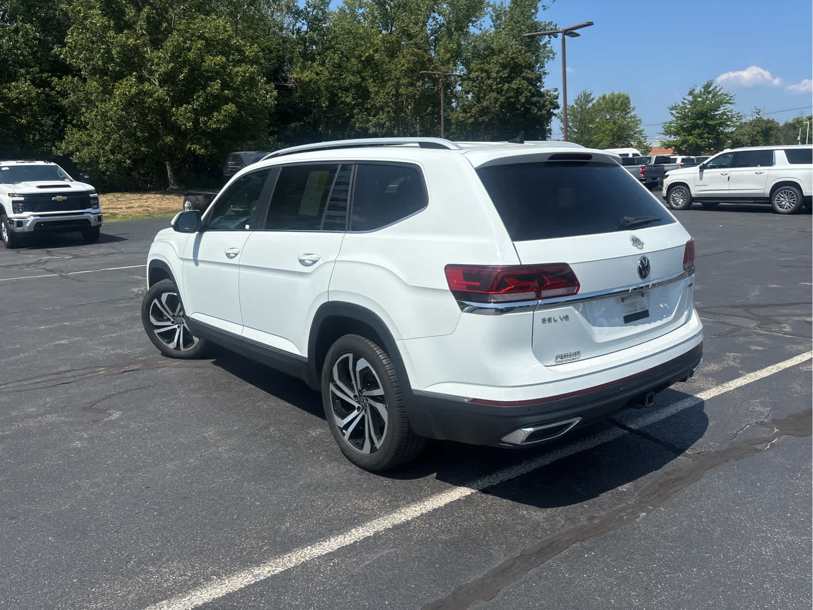 2022 Volkswagen Atlas 3.6L V6 SEL - Photo 5