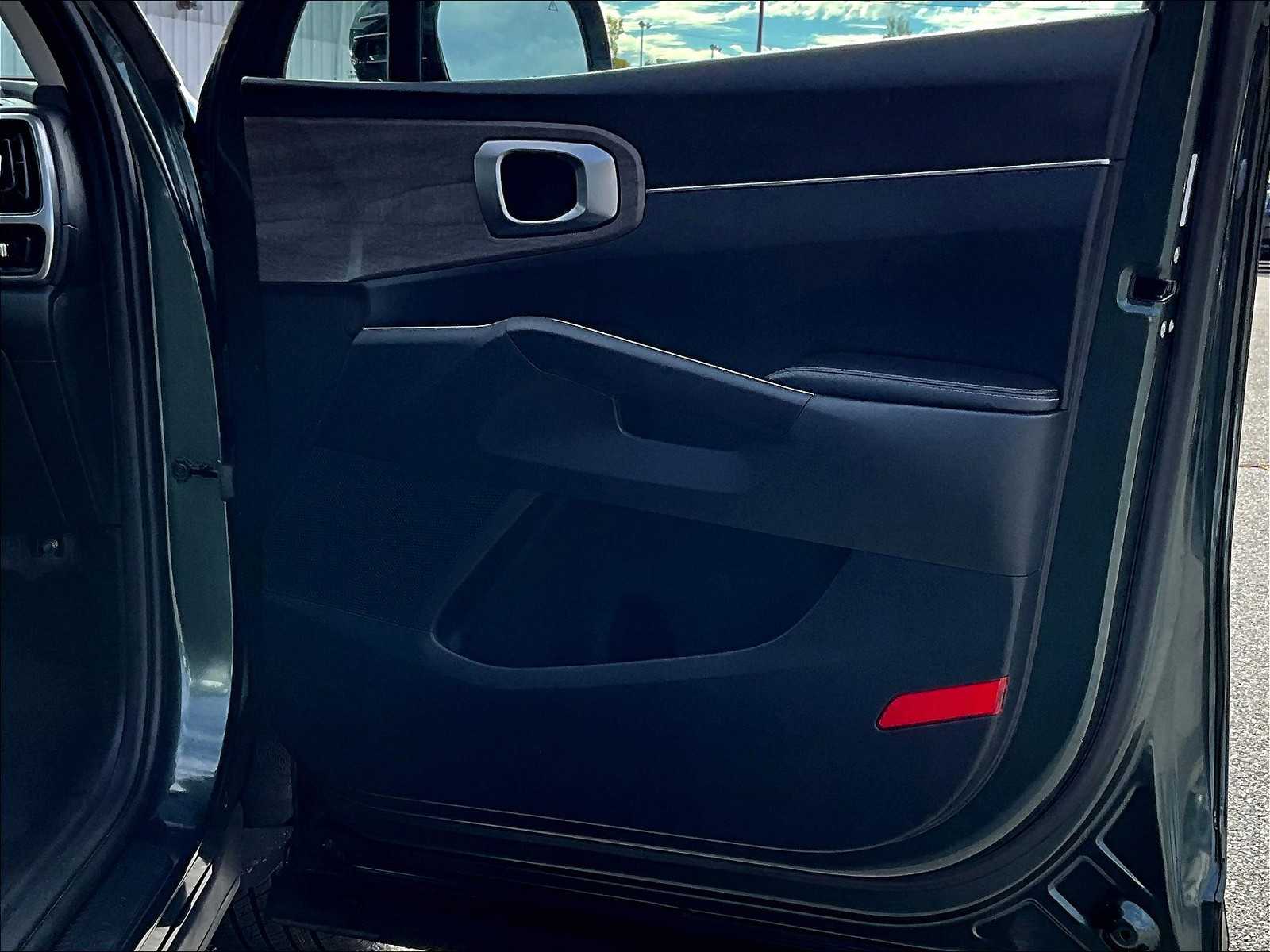 2022 Kia Sorento X-Line S - Photo 12