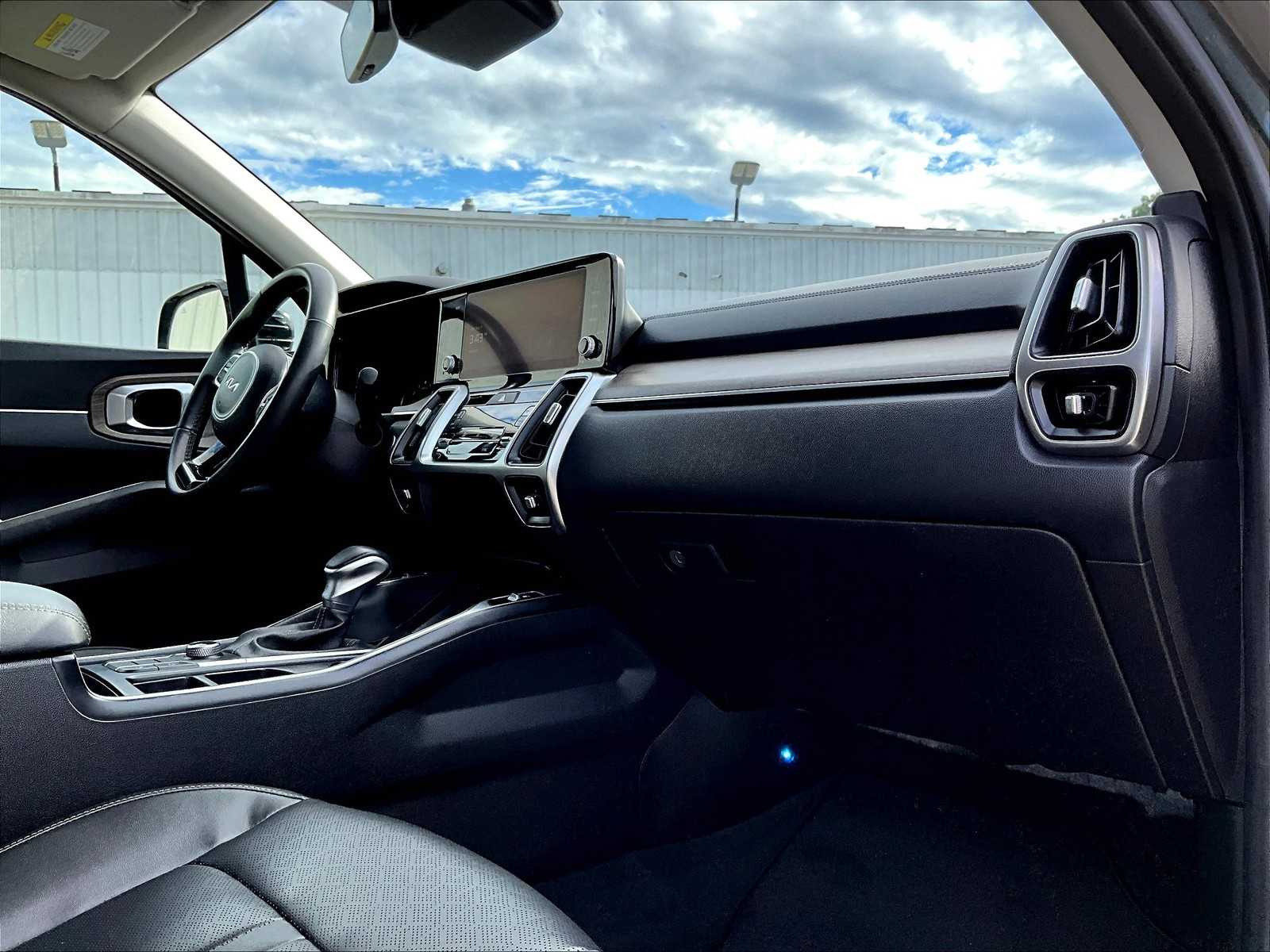 2022 Kia Sorento X-Line S - Photo 14