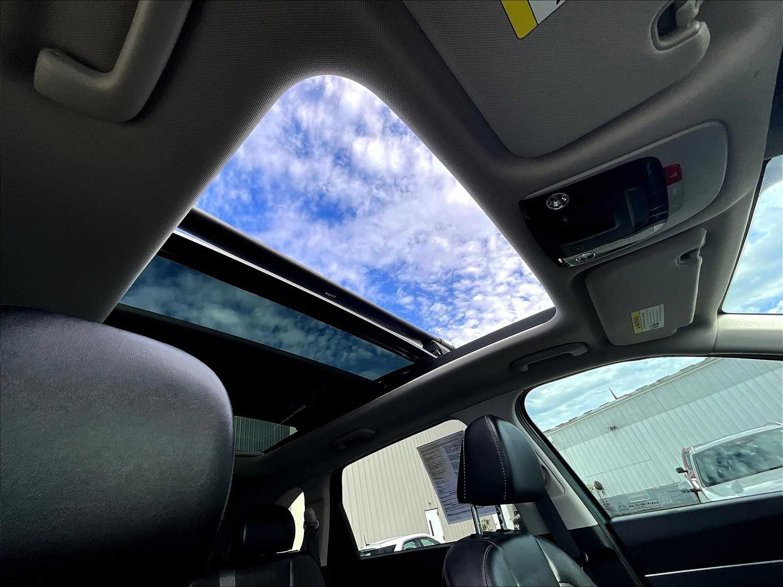 2022 Kia Sorento X-Line S - Photo 23