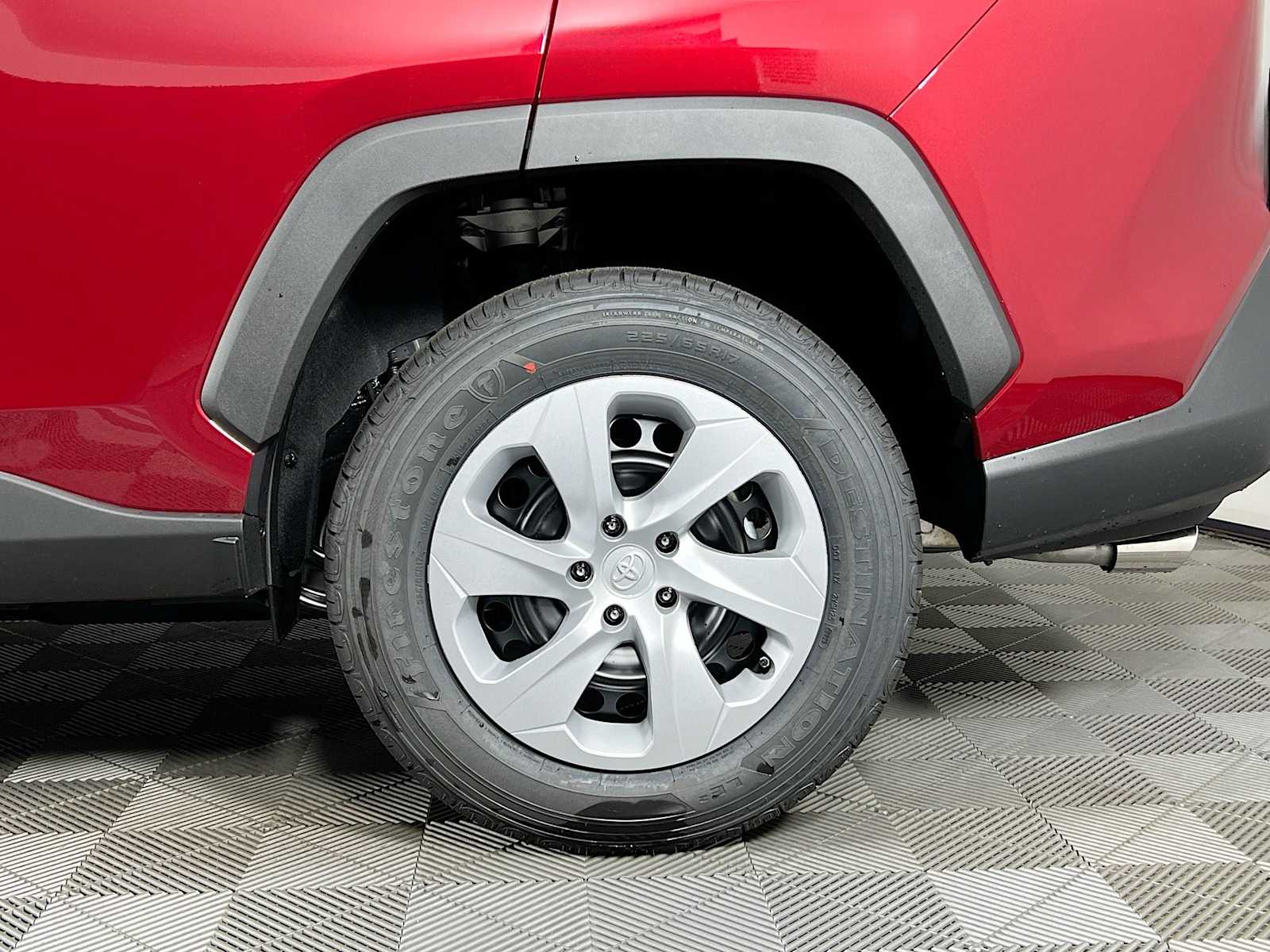 2025 Toyota RAV4 LE - Photo 19