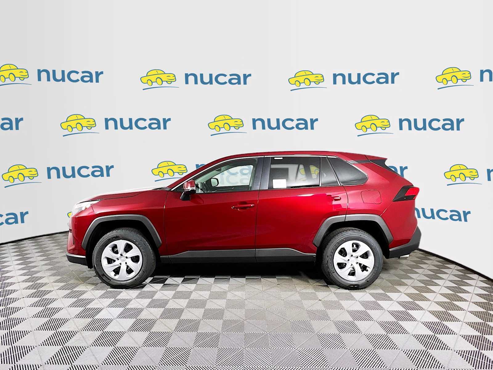 2025 Toyota RAV4 LE - Photo 3