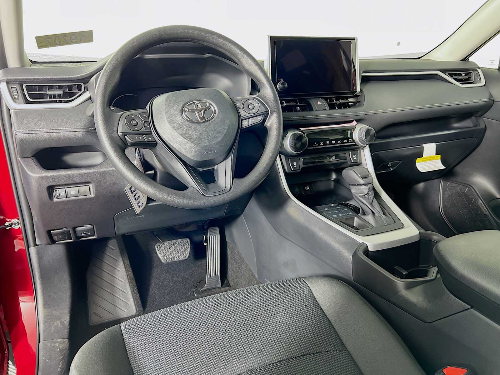 2025 Toyota RAV4 LE - Photo 6
