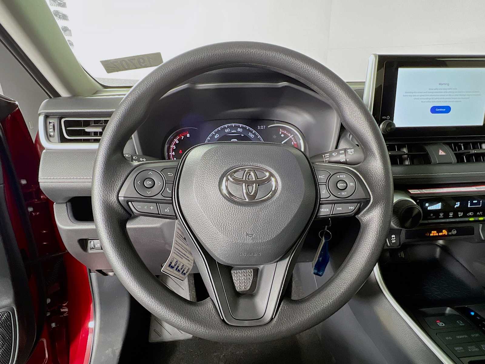 2025 Toyota RAV4 LE - Photo 7