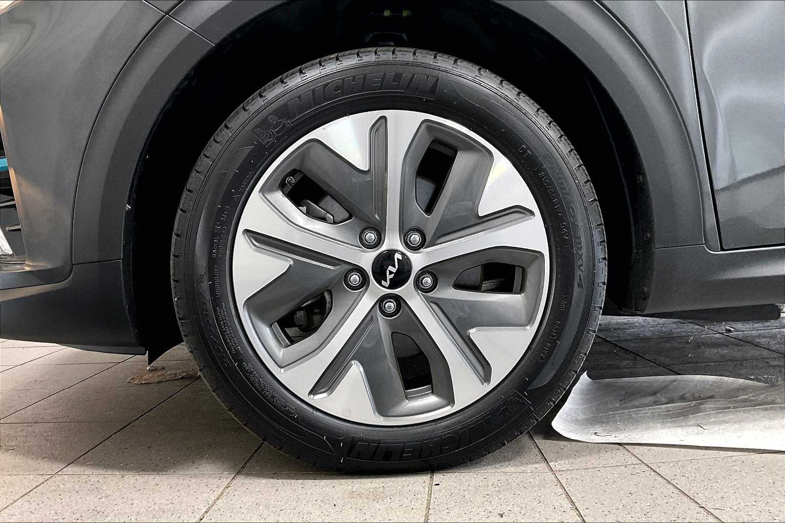 2022 Kia Niro EV EX - Photo 7