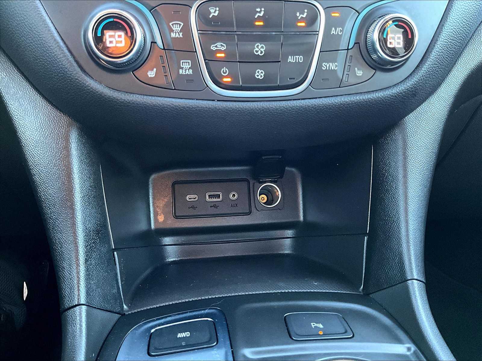 2023 Chevrolet Equinox LT - Photo 24