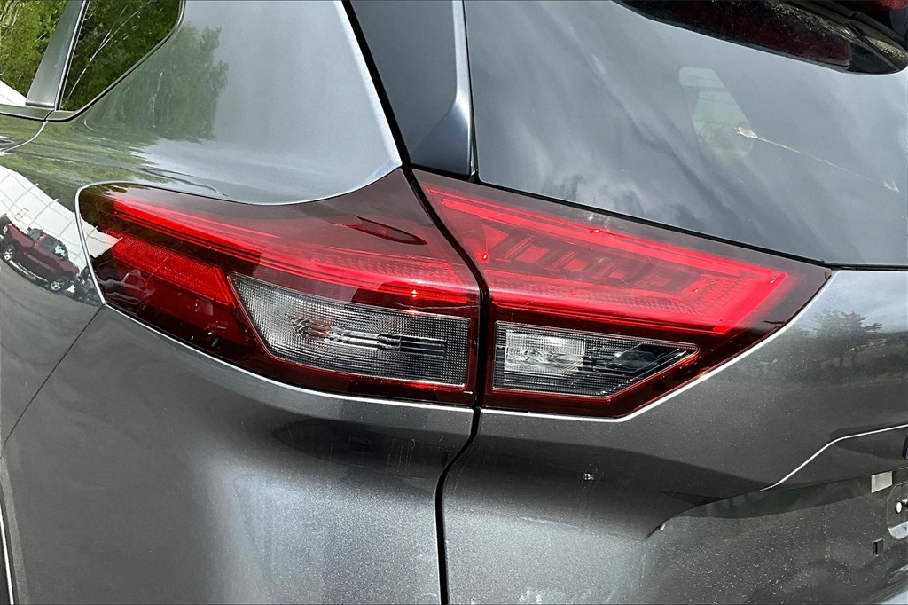 2021 Nissan Rogue S - Photo 29