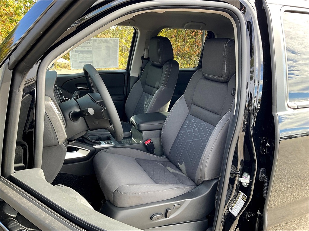 2026 Nissan Frontier SV - Photo 11