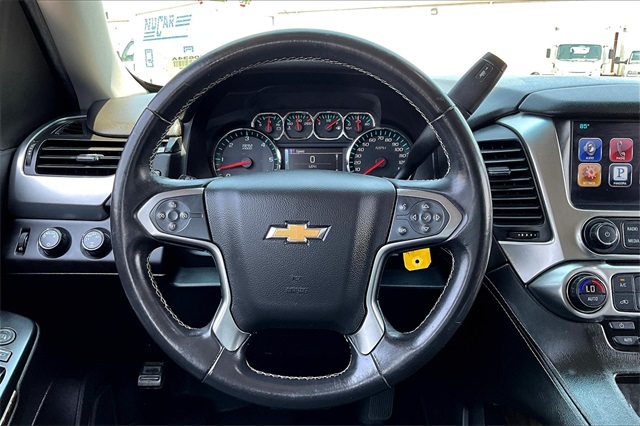 2016 Chevrolet Suburban LS - Photo 17
