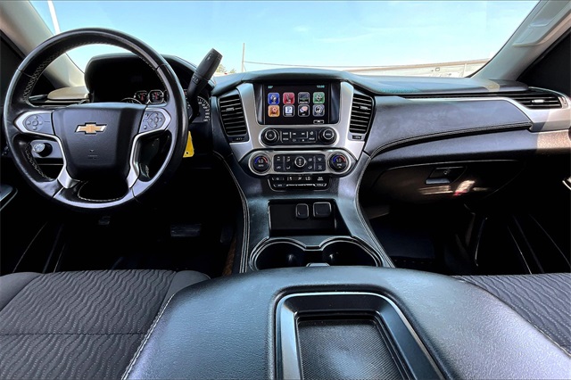 2016 Chevrolet Suburban LS - Photo 21