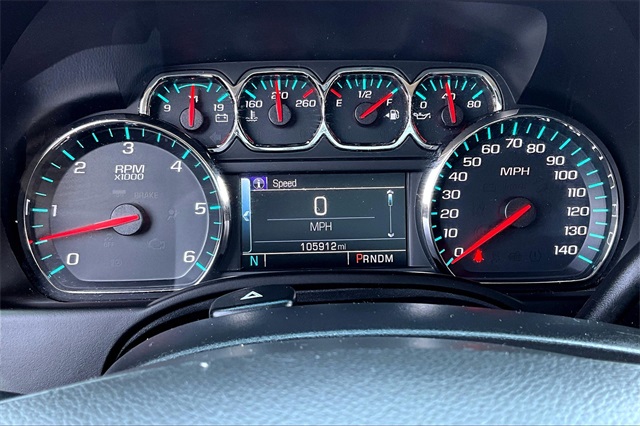 2016 Chevrolet Suburban LS - Photo 22