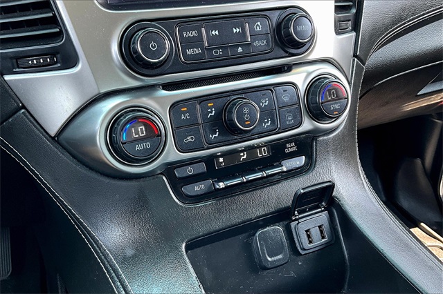 2016 Chevrolet Suburban LS - Photo 23