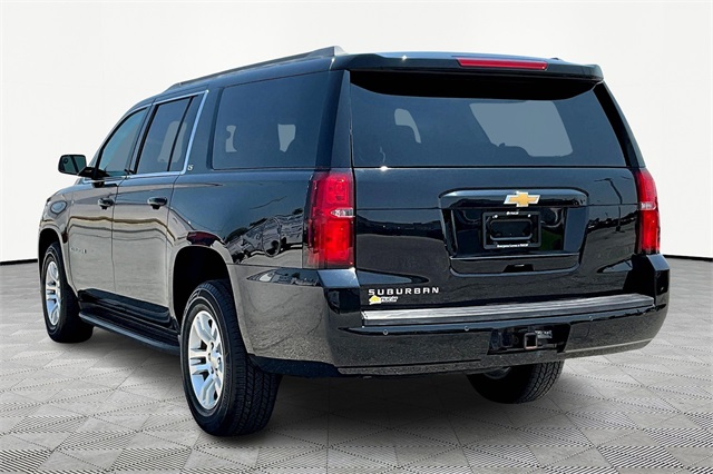 2016 Chevrolet Suburban LS - Photo 4