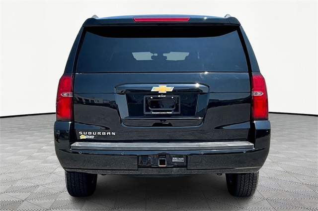 2016 Chevrolet Suburban LS - Photo 5
