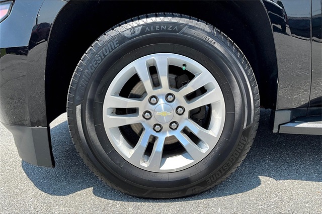 2016 Chevrolet Suburban LS - Photo 7