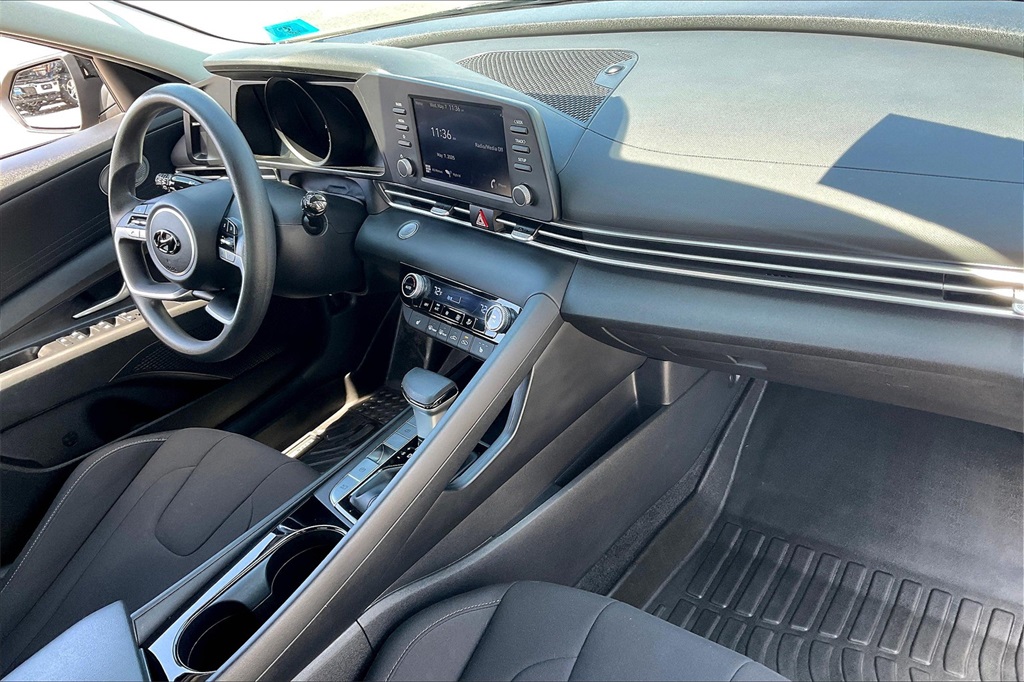 2023 Hyundai Elantra Hybrid Blue - Photo 13