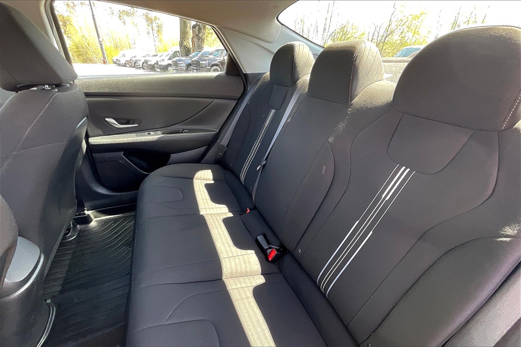 2023 Hyundai Elantra Hybrid Blue - Photo 14