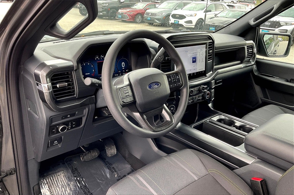 2025 Ford F-150 STX - Photo 9
