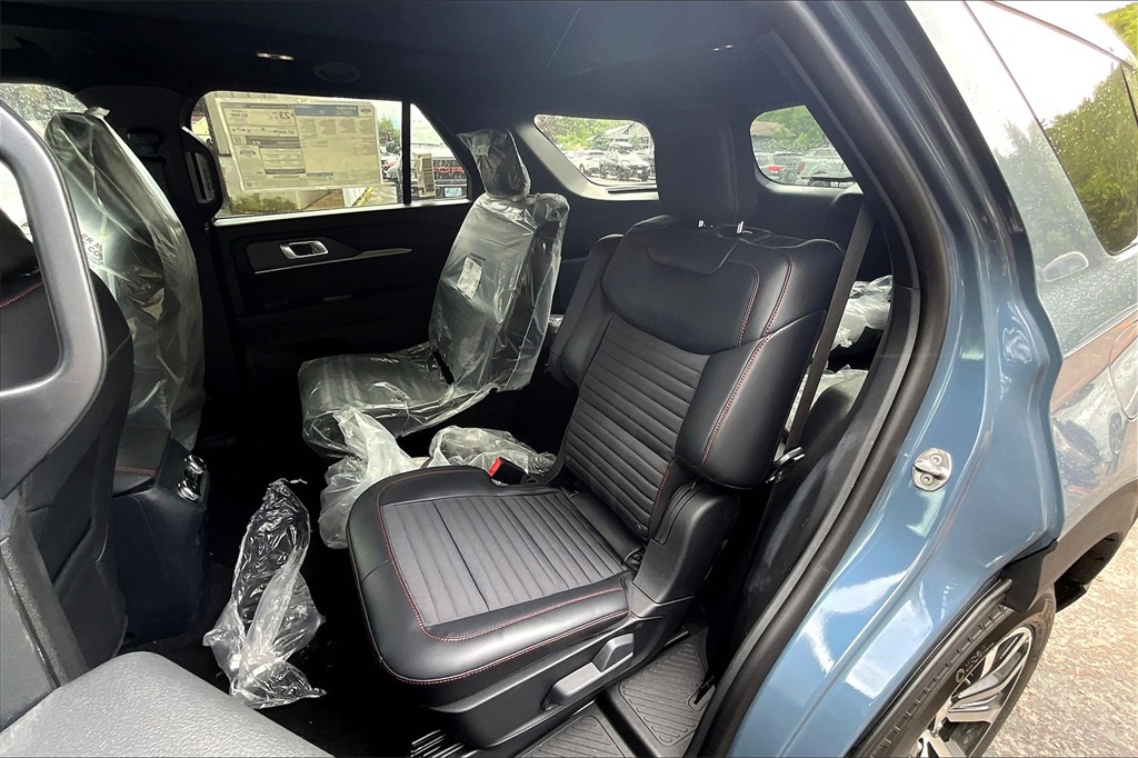 2025 Ford Explorer ST-Line - Photo 11