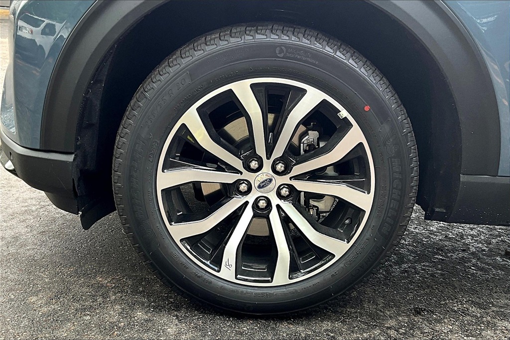 2025 Ford Explorer ST-Line - Photo 12