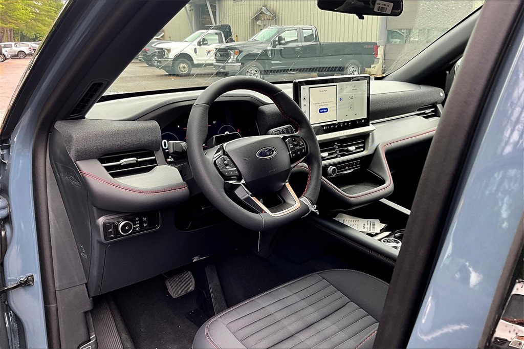 2025 Ford Explorer ST-Line - Photo 7