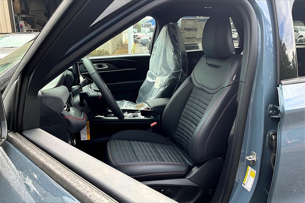 2025 Ford Explorer ST-Line - Photo 10