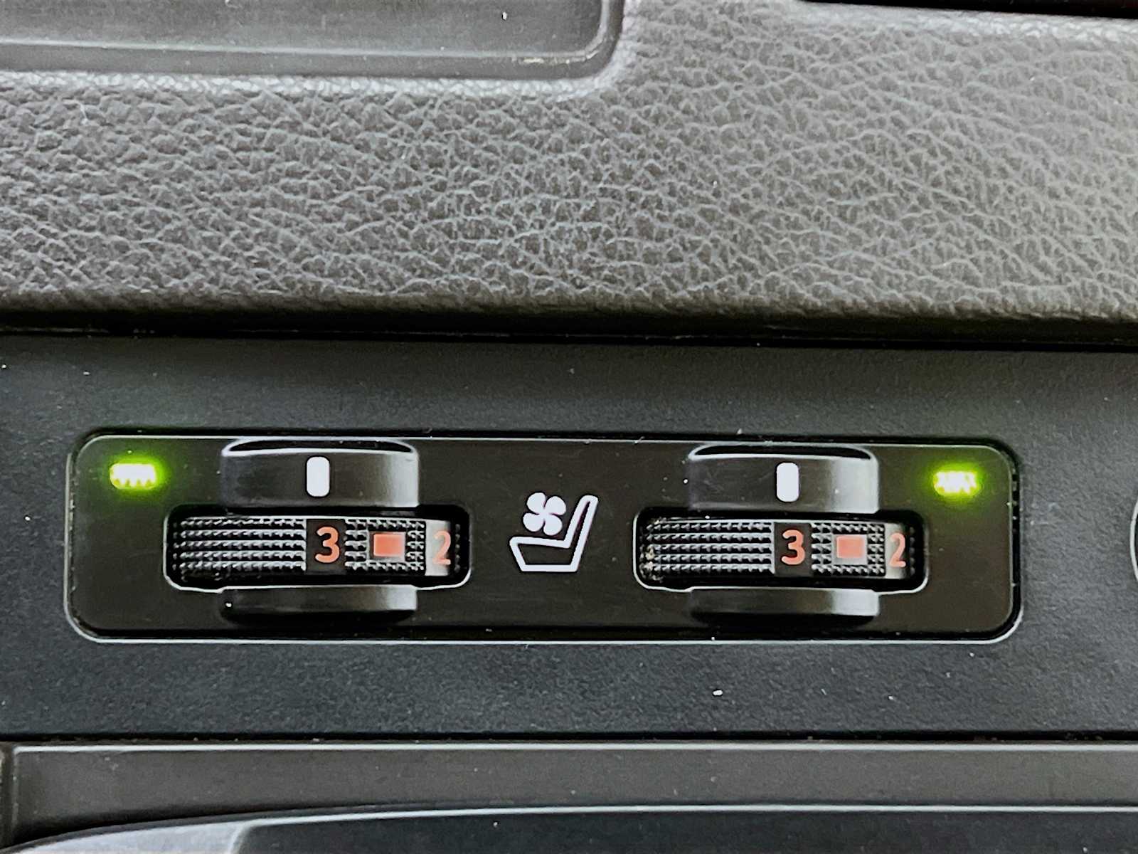 2013 Lexus RX 350  - Photo 21