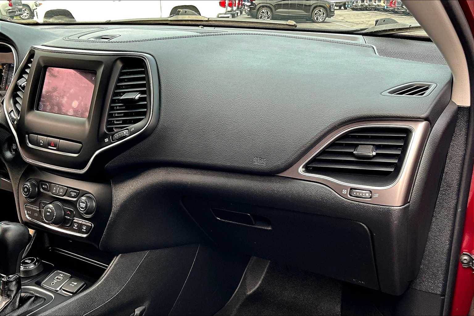 2020 Jeep Cherokee Latitude Plus - Photo 13