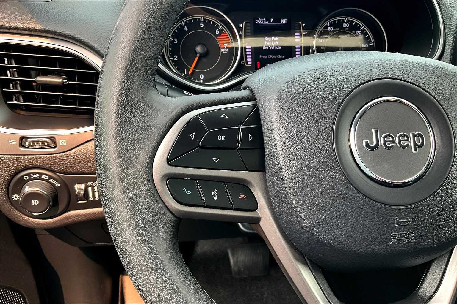 2020 Jeep Cherokee Latitude Plus - Photo 22