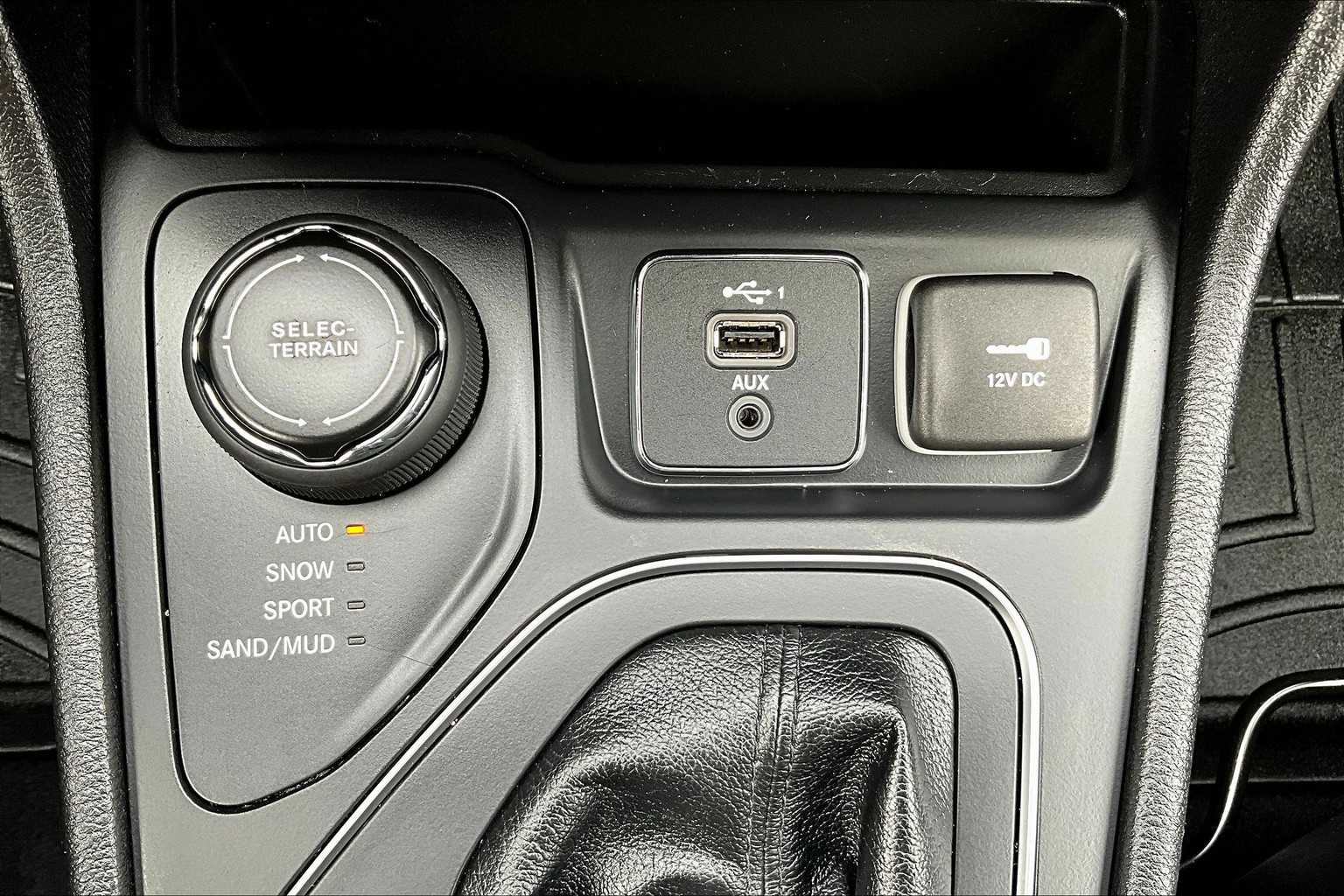 2020 Jeep Cherokee Latitude Plus - Photo 26