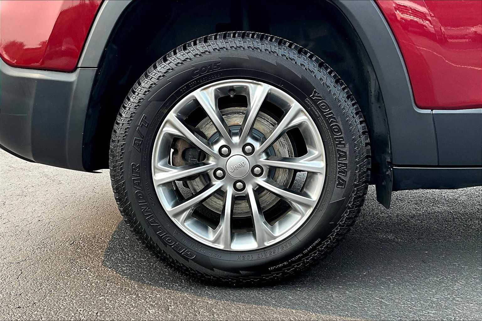 2020 Jeep Cherokee Latitude Plus - Photo 7