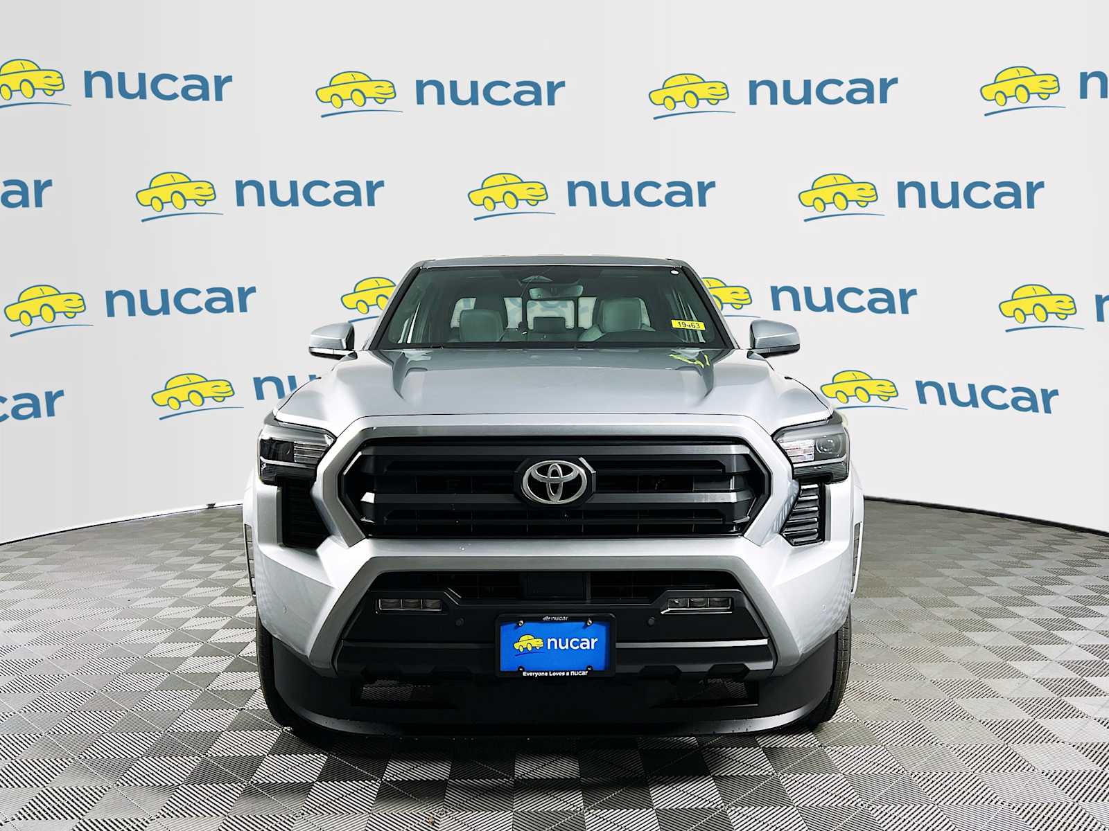 2025 Toyota Tacoma SR5 - Photo 2