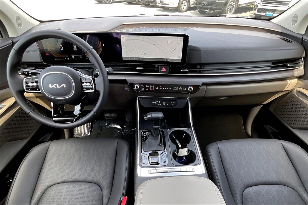 2025 Kia Carnival EX - Photo 12