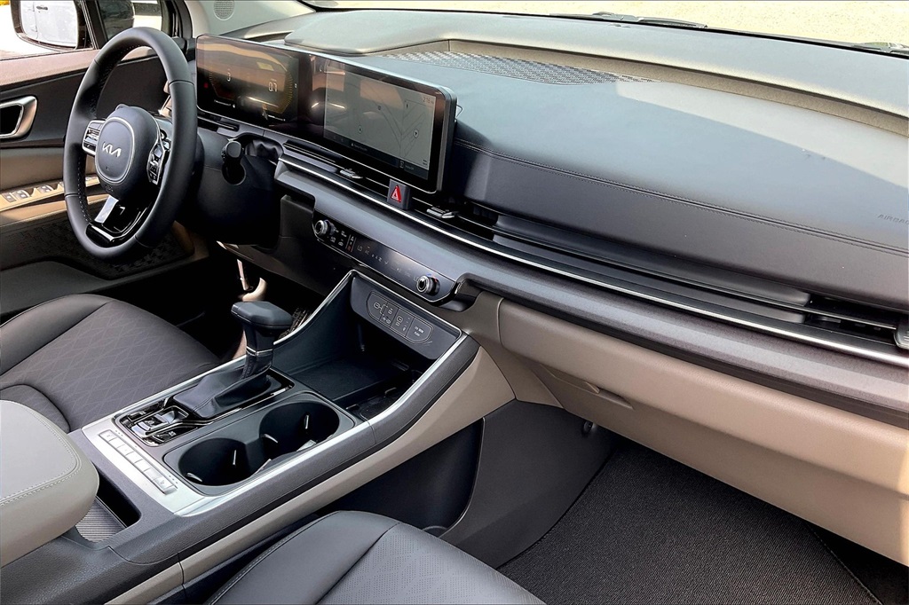 2025 Kia Carnival EX - Photo 10