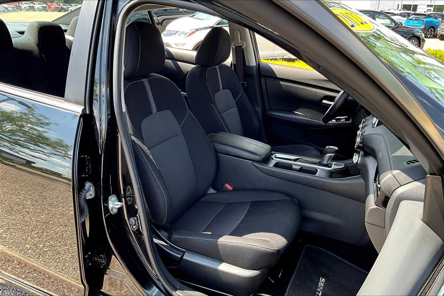 2022 Nissan Sentra SV - Photo 11
