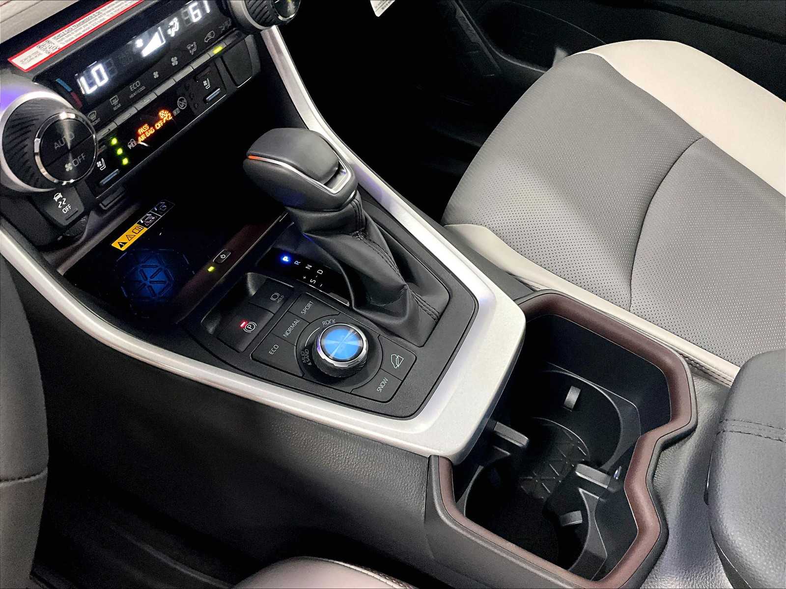 2025 Toyota RAV4 Limited - Photo 14