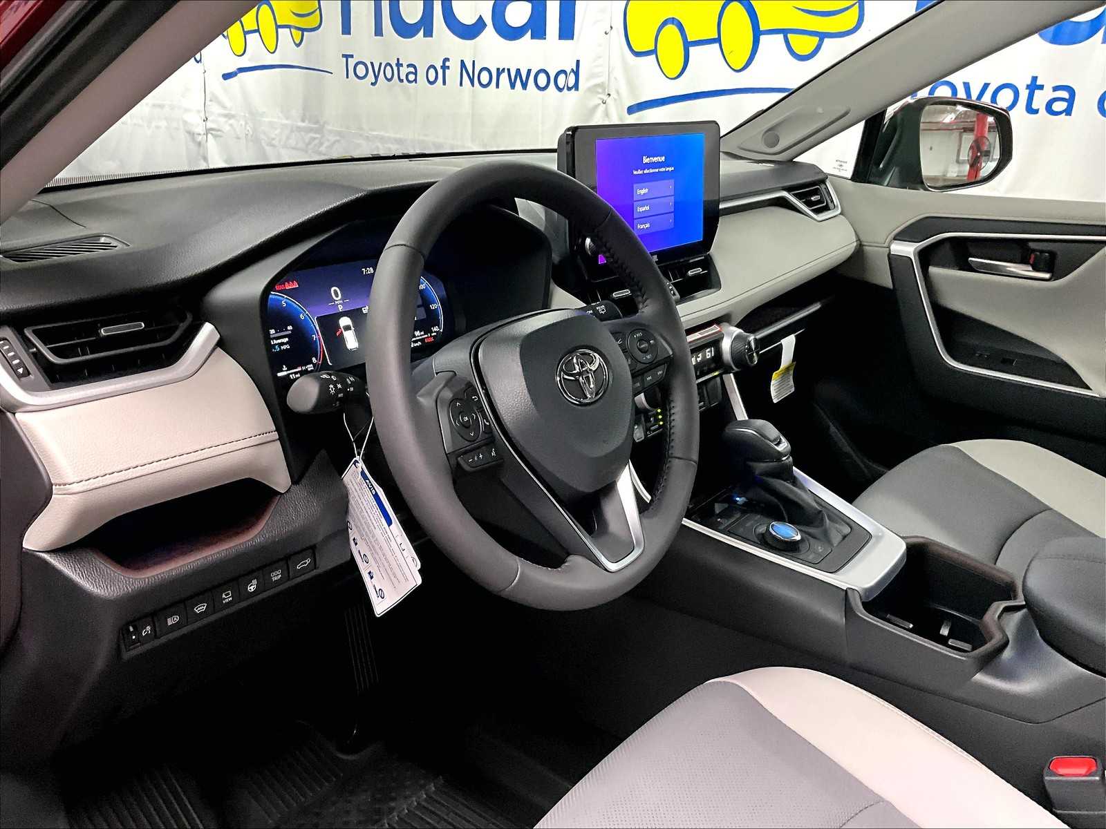 2025 Toyota RAV4 Limited - Photo 9