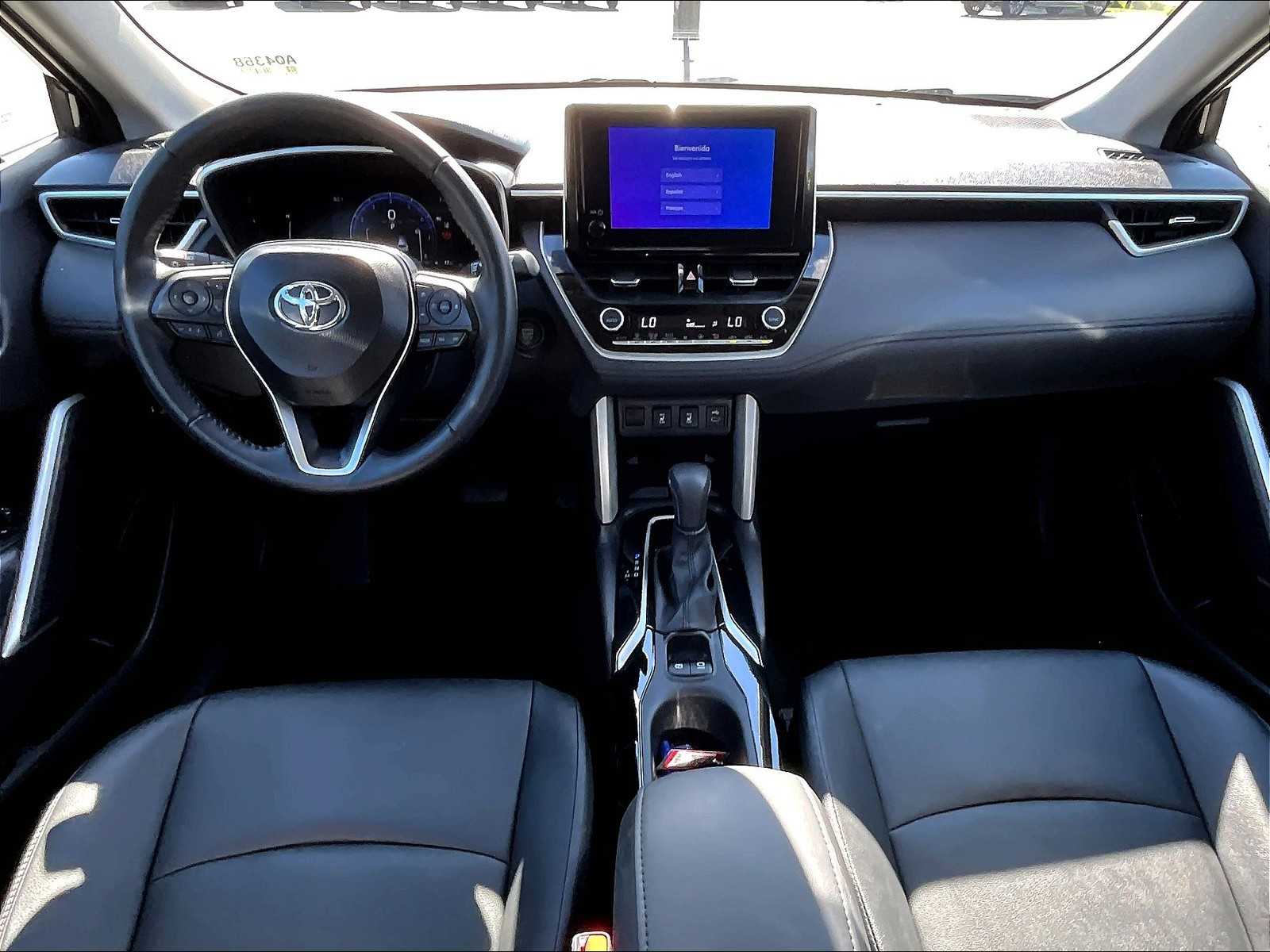 2025 Toyota Corolla Cross XLE - Photo 21