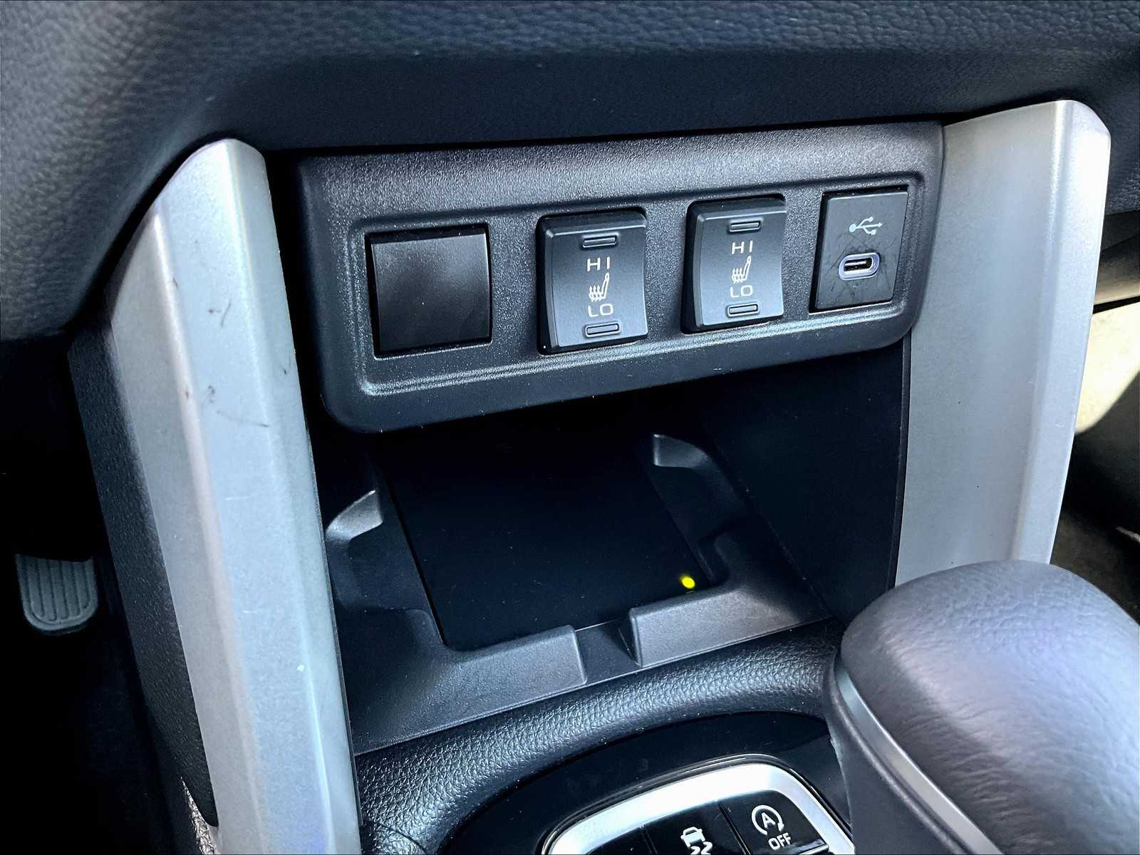 2025 Toyota Corolla Cross XLE - Photo 27