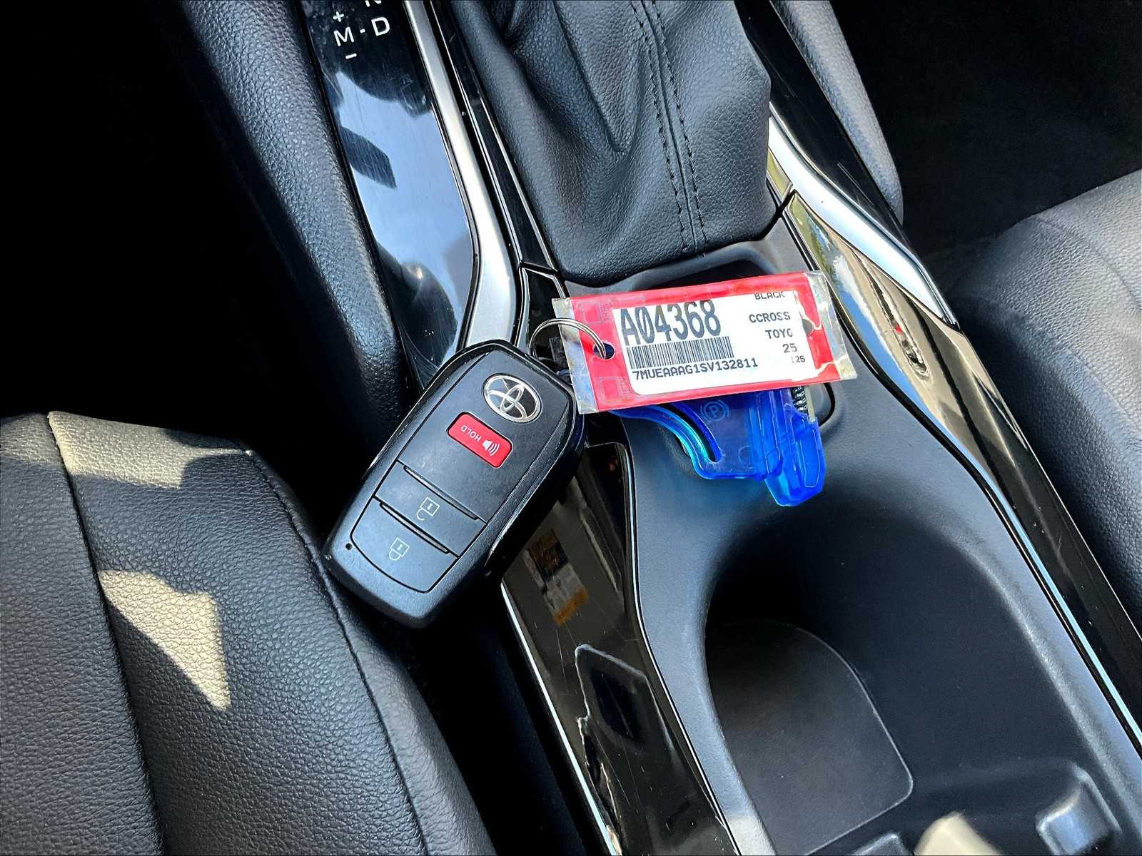 2025 Toyota Corolla Cross XLE - Photo 31