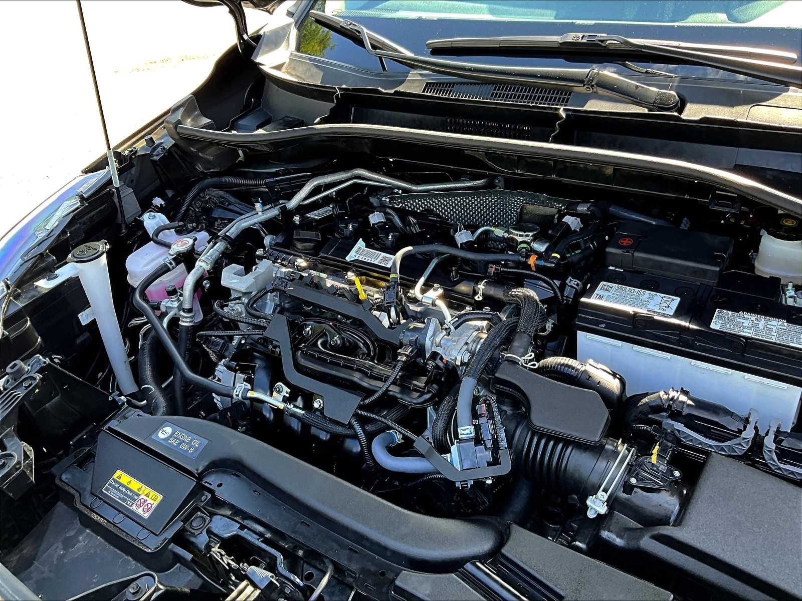 2025 Toyota Corolla Cross XLE - Photo 35