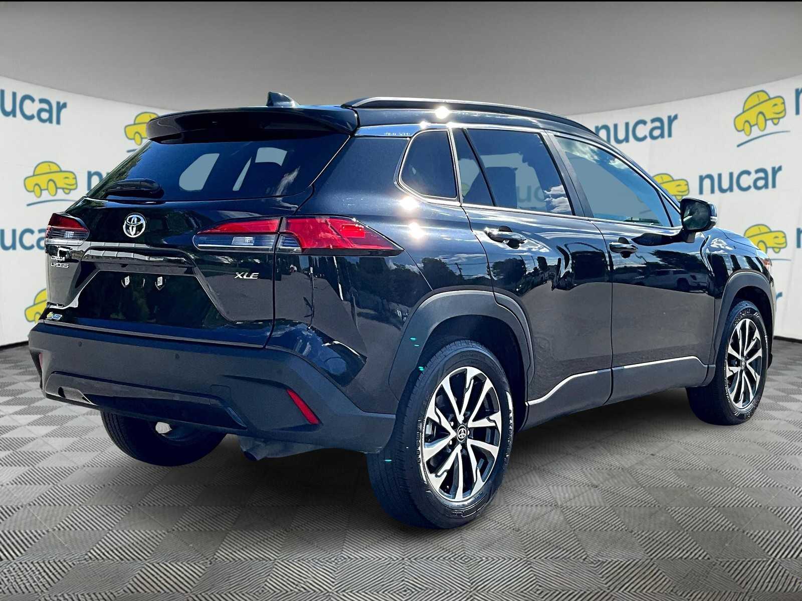 2025 Toyota Corolla Cross XLE - Photo 6