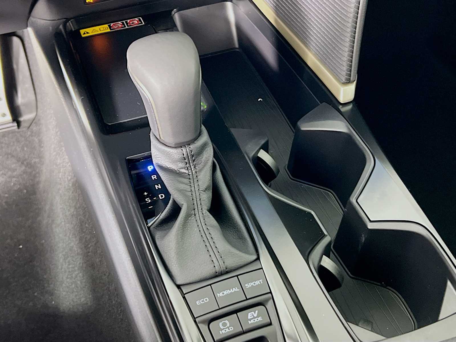 2026 Toyota Camry SE - Photo 11